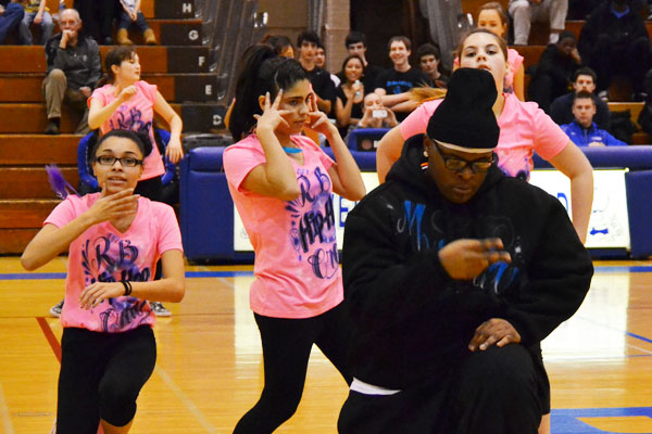 During-game entertainment brightens RB basketball