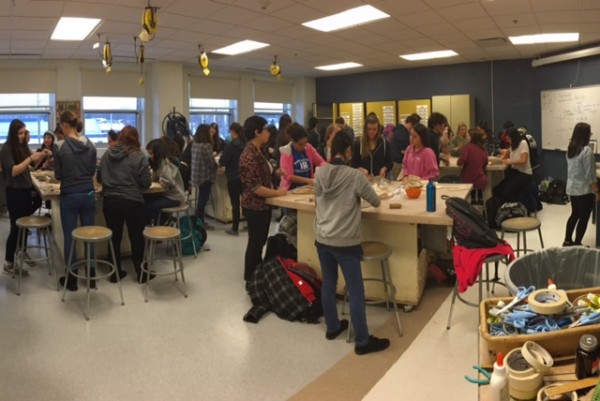 Students packed into the RB art studio at the club's first meeting.