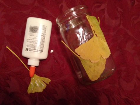 Glue the leaves to the jar