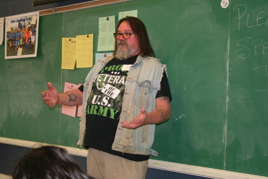 John Perry talking to students, room 210. 