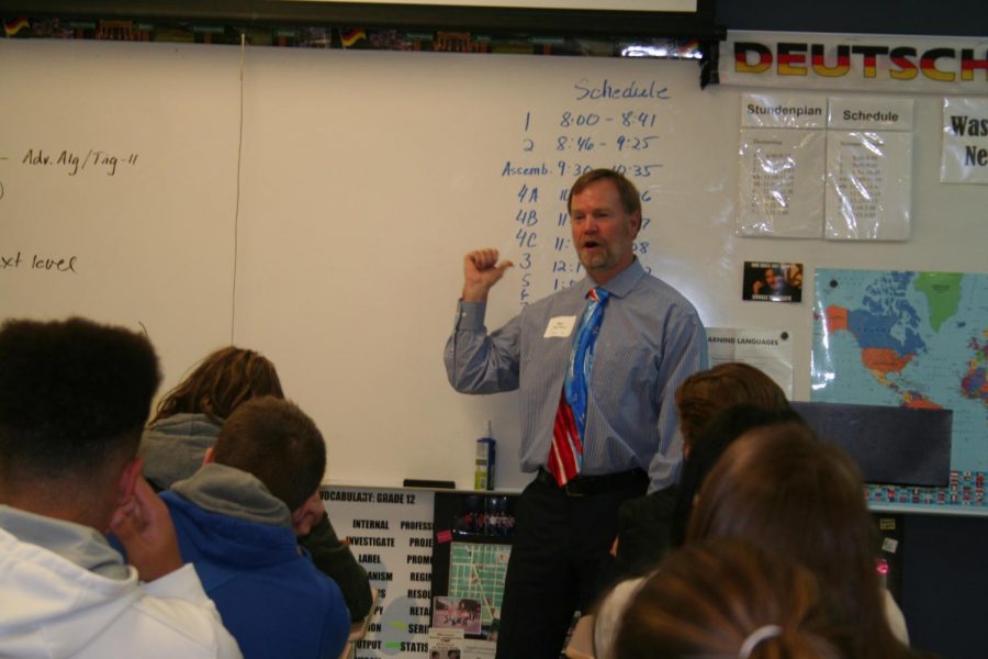 Stan Van Nice talks on Veterans Day to students.