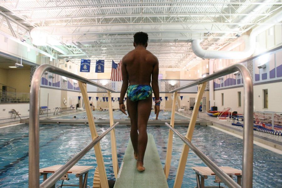 JaMoni Wise prepares for a dive. 