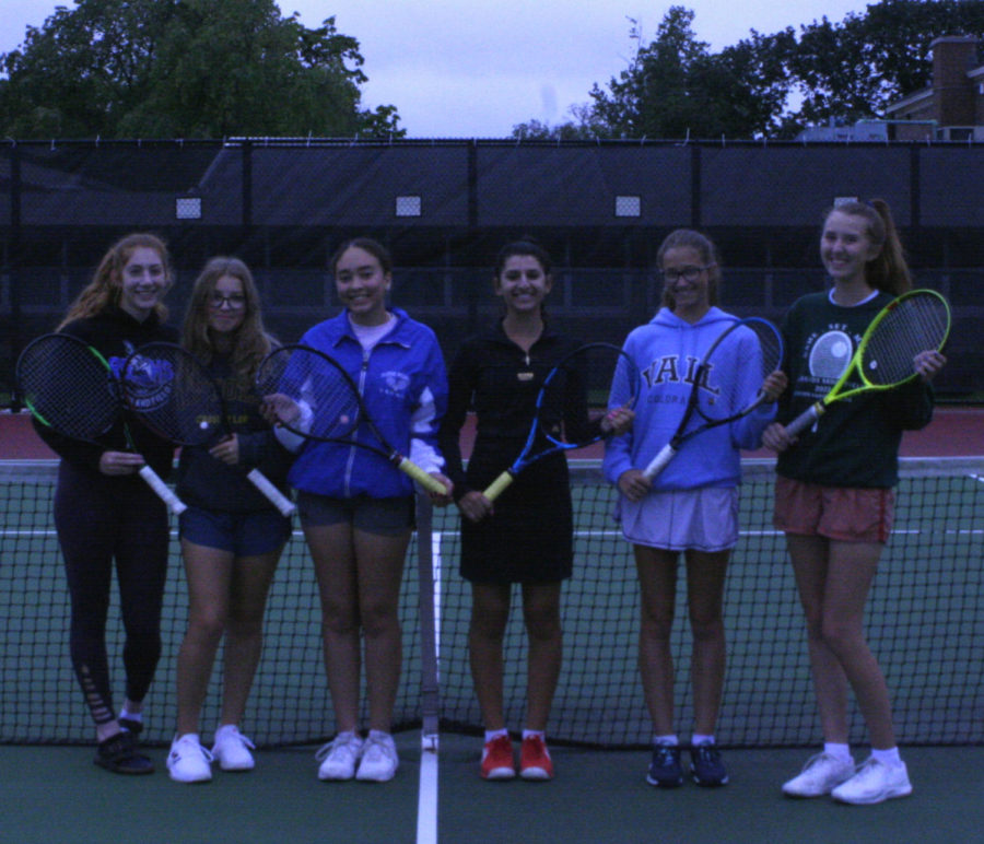 Tennis seniors lead the way for young team