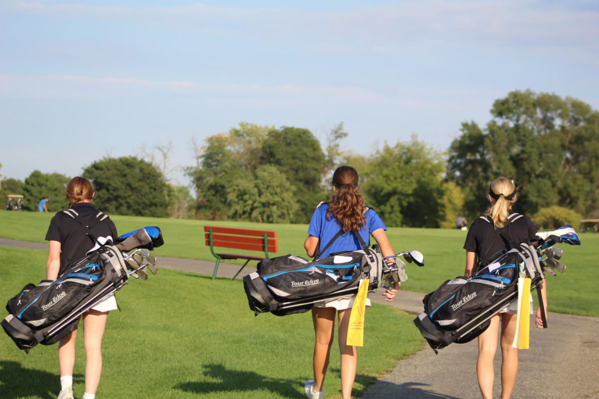 Girls+golf+at+their+senior+night+game+on+September+25th%2C+2023.