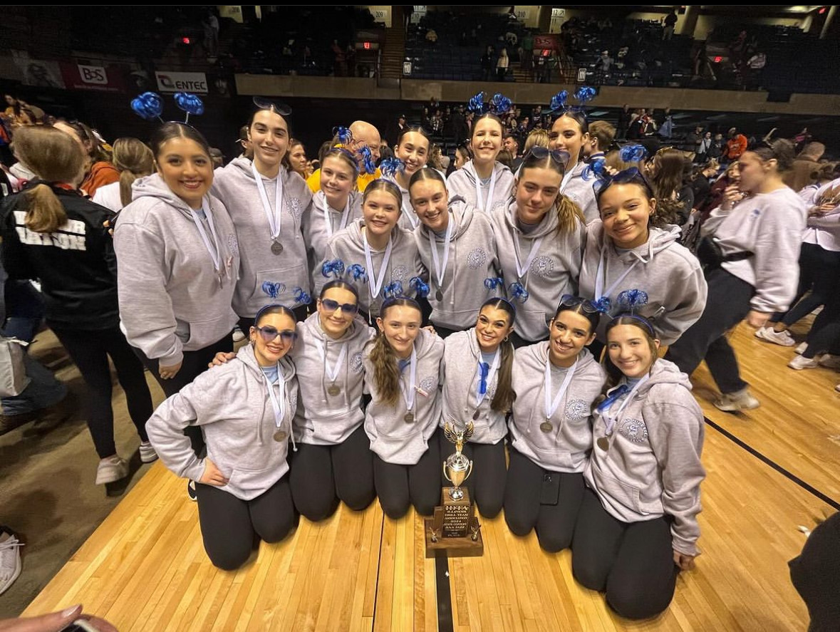RB Varsity competitive poms places third at state